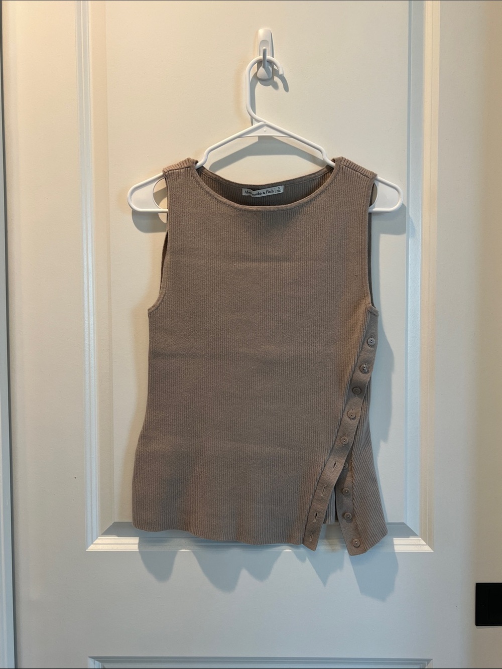 Abercrombie & Fitch Taupe Ribbed Button-Side Knit Tank